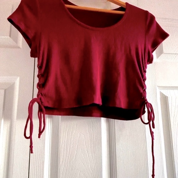 Urban Outfitters Burgundy Ribbed Crop Top - Picture 2 of 3